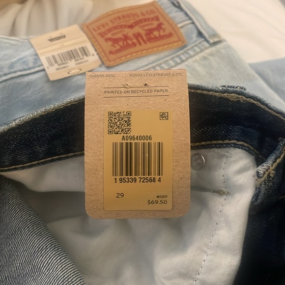 Levi’s Low Pro Straight Destructed Jeans - Picture 12 of 12